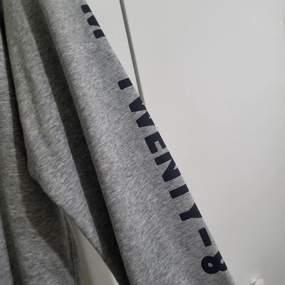 UNIQLO UT x DISNEY x KEITH HARING Pullover Sweatshirt Gray SZ Small - Picture 6 of 9